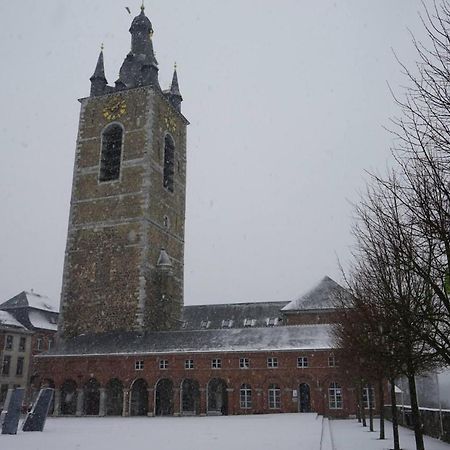 Le Refuge Des Catulas Thuin Buitenkant foto